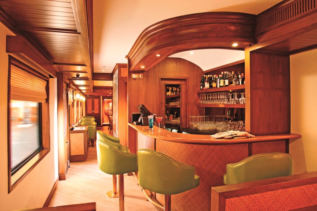 Safari Bar, Maharajahs Express