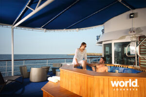 Yacht Isabela II hot tub